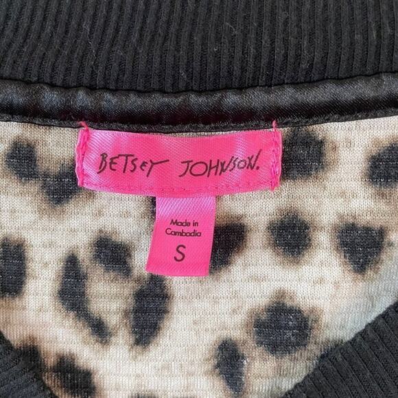 Betsey Johnson Animal Print Top Size Small - Picture 4 of 8